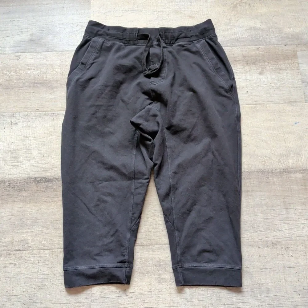 ​Lululemon Women's Black Cotton Blend Cropped Joggers Sweatpants Size M